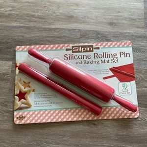 Brand new silicone rolling pin and mat set